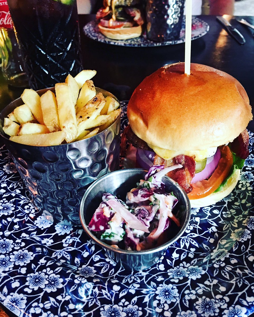 Inhaled The Hunter burger at <a href="/colonelporters/">Colonel Porter's</a> in #Newcastle 🍔🍟 #NorthEast #Food #Foodie #Whatsonmyplate #NEtastytreats #Foodporn #Photography #NewcastleFood  #Cameraeatsfirst #Ukfoodblogger #neblogger #toon #foodpics #ukfoodie #onthetable #foodanddrink #foodgram
