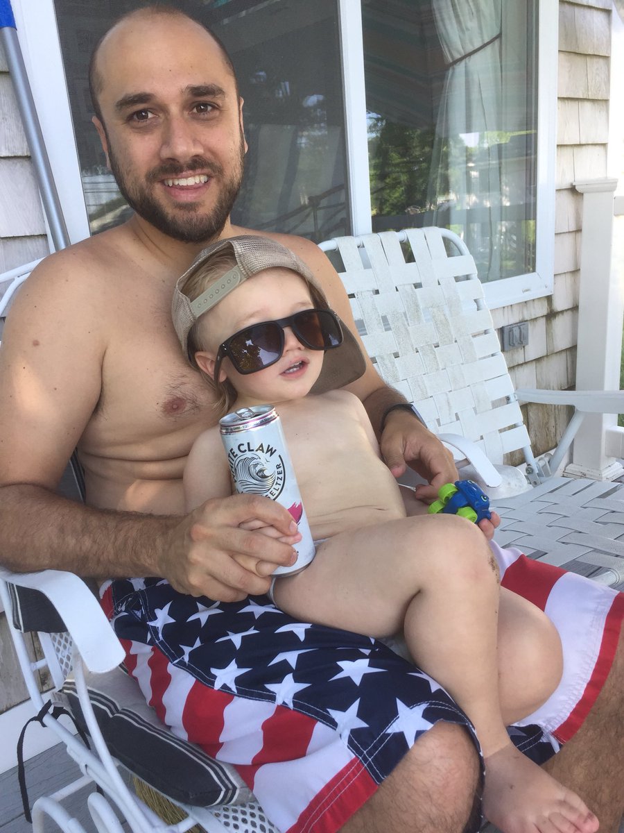 burbsking's tweet photo. Happy 4th! Cool kid alert! https://t.co/1adQYQpwwf