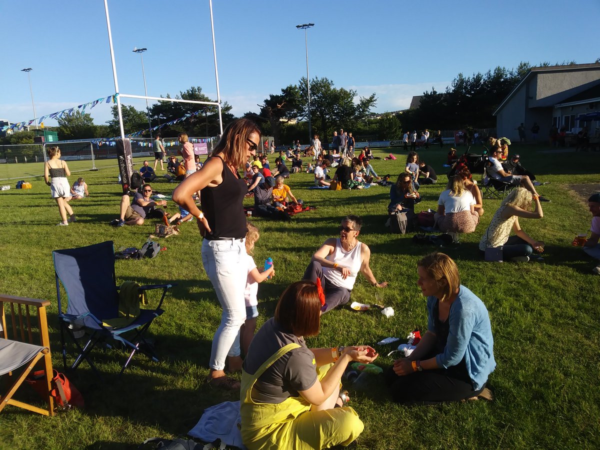 RasyrIaith's tweet photo. Grêt gweld grant @RasyrIaith i @GwylAber yn cael ei gydnabod.

Ond gwell fyth gweld gŵyl gerddorol Gymraeg newydd arall yr haf yma. Diolch i bawb bu'n rhedeg, noddi a stiwardio yn Ras 2018.👍 https://t.co/4oqNo3iJur