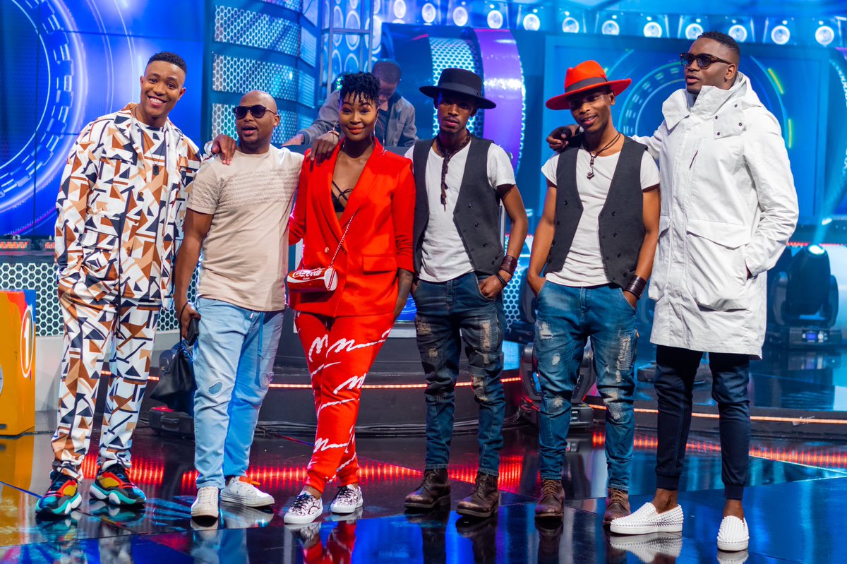 LiveAmp's tweet photo. M U S I C  C O N N E C T S🤘🏽
Thank you for tuning in and rockin’ with us. 📺⚡️
#LiveAMP https://t.co/rMJSg3UnrC