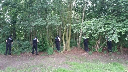 Great to see a police presence in Springfield Park this morning.  They were doing an open land search to look for any concealed weapons as part of Operation Target to tackle knife crime #OpTarget