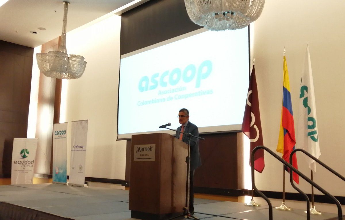 Desde <a href="/MincomercioCo/">MinComercio Colombia</a> estamos implementando a través de <a href="/InnpulsaCol/">iNNpulsa Colombia</a> programas enfocados en mejorar las capacidades productivas y comerciales de microempresas agrícolas y agroindustriales, algunas de las cuales son cooperativas. #CoopsDay