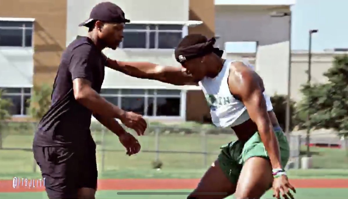 FlightSkillz's tweet photo. San Antonio And surrounding cities ! 
We will be in San Antonio July 13th for DB / LB skills training! Clear that schedule and come grind with the crew ! Time and location coming soon ! https://t.co/QGsheIKI4n