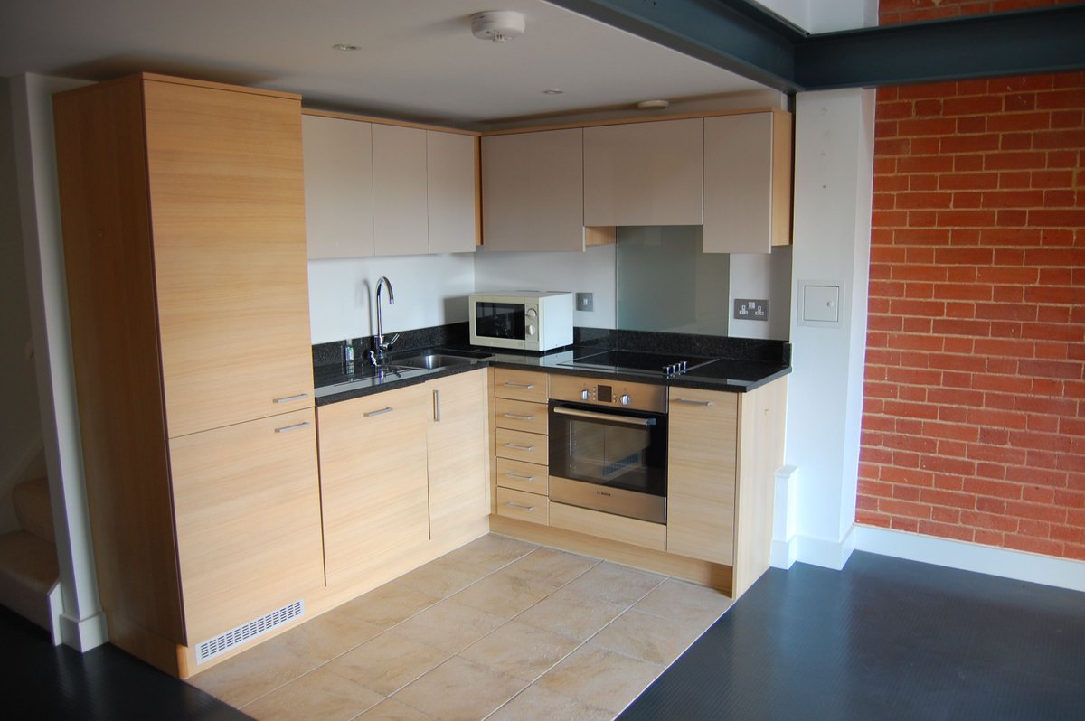 HenryRoseLet's tweet photo. ******Waterfront apartment to let *** £695pcm
A one bedroom loft style apartment located on Regatta Quay on Ipswich Waterfront. Mezzanine bedroom, luxury fitted kitchen with built in appliances and Juliet balcony. The flat is unfurnished and has secure parking https://t.co/lEyt3IA1H2