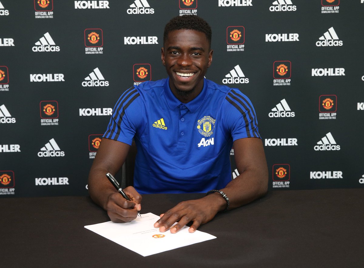 thetransferteam's tweet photo. A blow for #avfc fans as Tuanzebe extends United contract. But as we've said before, a deal always looked unlikely. https://t.co/DjsMgv4US4