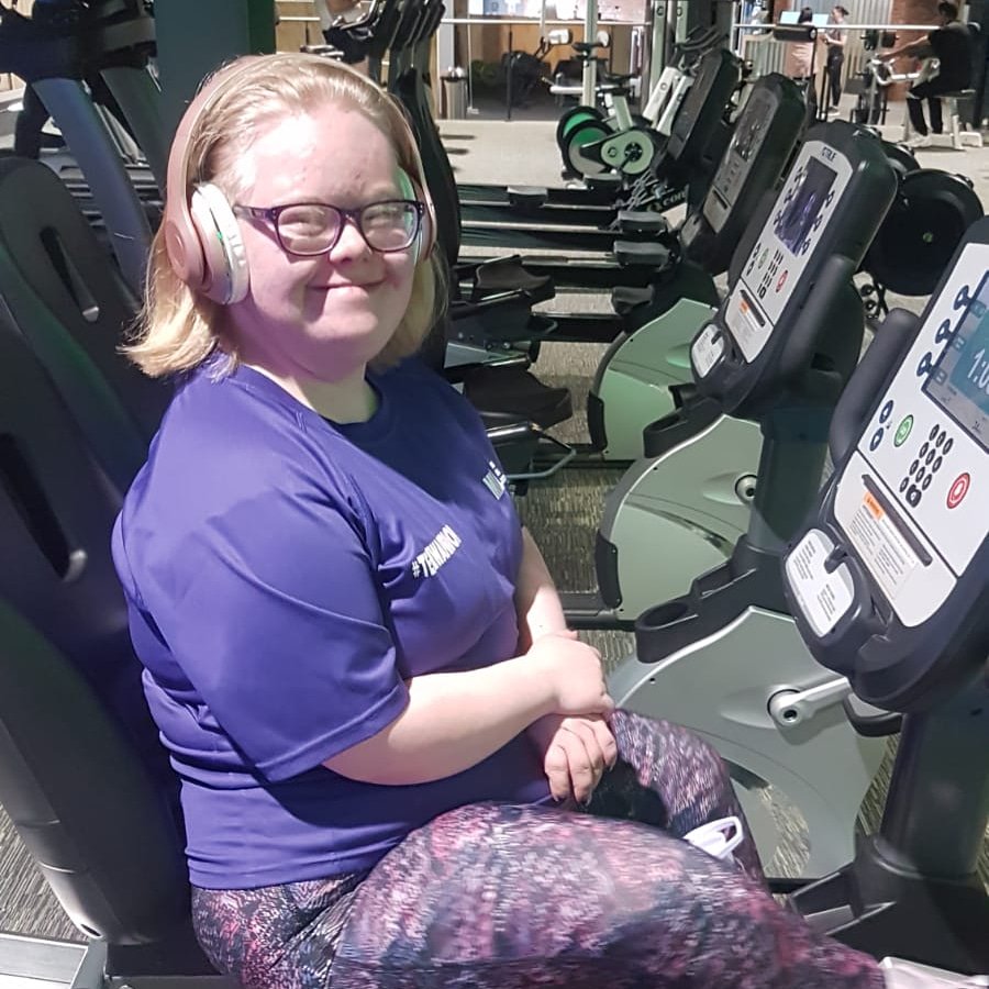 Kn13hty's tweet photo. This lovely lil face, to warm any heart turns into this 100kg prowler push for 20m #teamwarrior #ironwarriorfitness @JDGyms #Huddersfield #jdpt #Millie #downsyndromeawareness https://t.co/QMb7HeLhtA