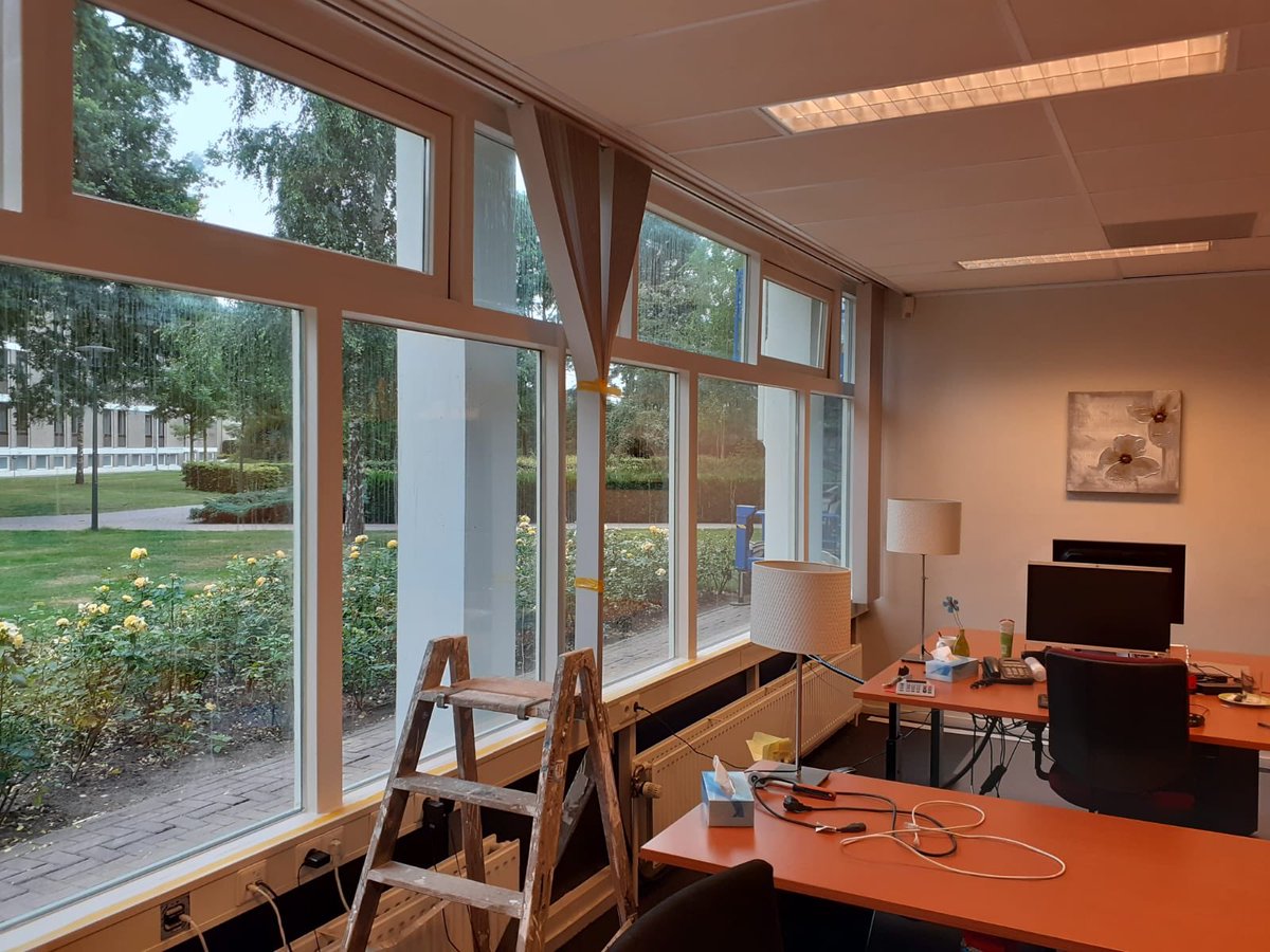 <a href="/ZGSintMaarten/">ZorggroepSintMaarten</a>  #Denekamp, renovatie gevel kantoren, enkelglas weg en 170 stuks zonwerend isoglas terug geplaatst. Alles geschilderd, klaar! <a href="/StegginkBouw/">Bouwbedrijf Steggink</a> <a href="/CombiGlas/">Combi Glas</a>