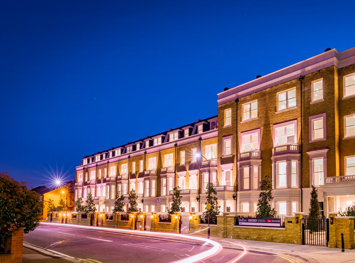 LPropertySouth's tweet photo. This newly-completed townhouse at #BishopsRow, #Fulham provides an extraordinary view of the #RiverThames. The luxury development is just a stone’s throw from central London
➡️ https://t.co/nHc3ouKgmr 

#townhouse #newbuild #showhome #riverside #riversideproperty #forsale https://t.co/lEt21j3YMj