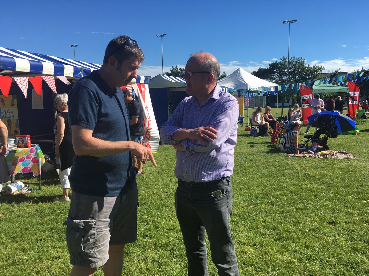 ComyGymraeg's tweet photo. Llongyfarchiadau i drefnwyr @GwylAber. Wedi mwynhau’n hymweliad yn fawr. Mae digwyddiad fel hyn yn rhoi cyd-destun cymdeithasol a diwylliannol i’r iaith.

Gŵyl Aber is a new festival in Aberystwyth. It was great to pop in and meet some of thevisitors and organisers. #aledardaith https://t.co/JuWxAVOOMP