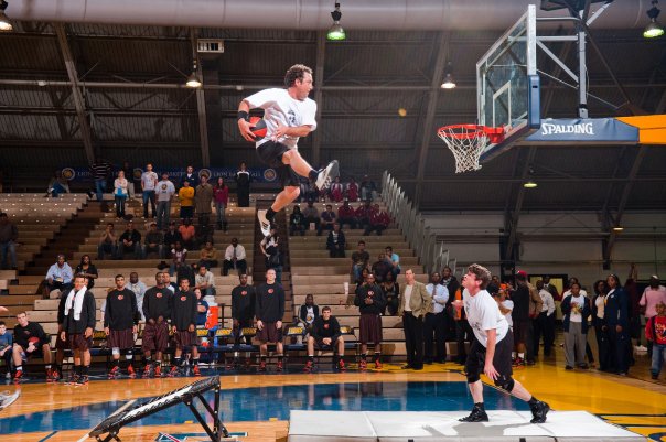 SalemFair's tweet photo. Softub presents @TeamBigAir. They are taking it to the hoop inside the arena during the Salem Fair! T!  #SalemFair2019 #SampleSalem #TeamBigAir #InsidewithAC #Softub https://t.co/C97krRFhif