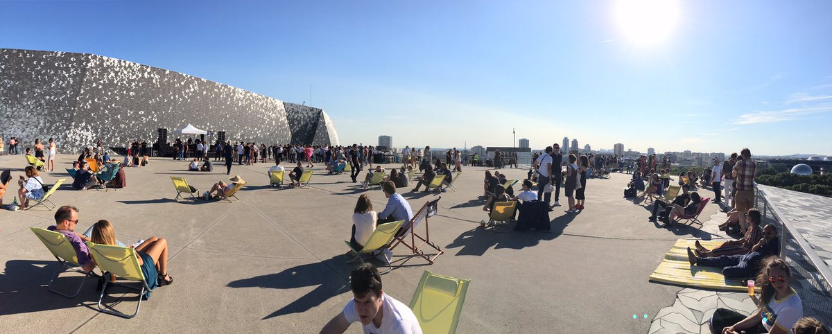 FestivalDaysOff's tweet photo. On est pas bien là avec @laurentgarnier ? #DaysOff2019 https://t.co/t6vDBRS2od