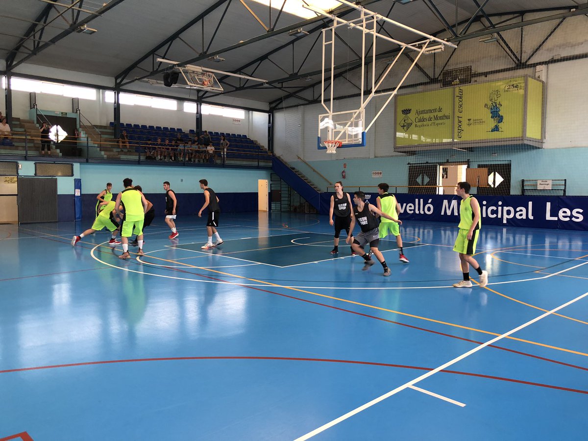 weprobasketball's tweet photo. Running the first game of the day! U16 Yellow vs Dixon Sport ! 
#welove #welife #wepro2k19 https://t.co/B8YuvypLuk