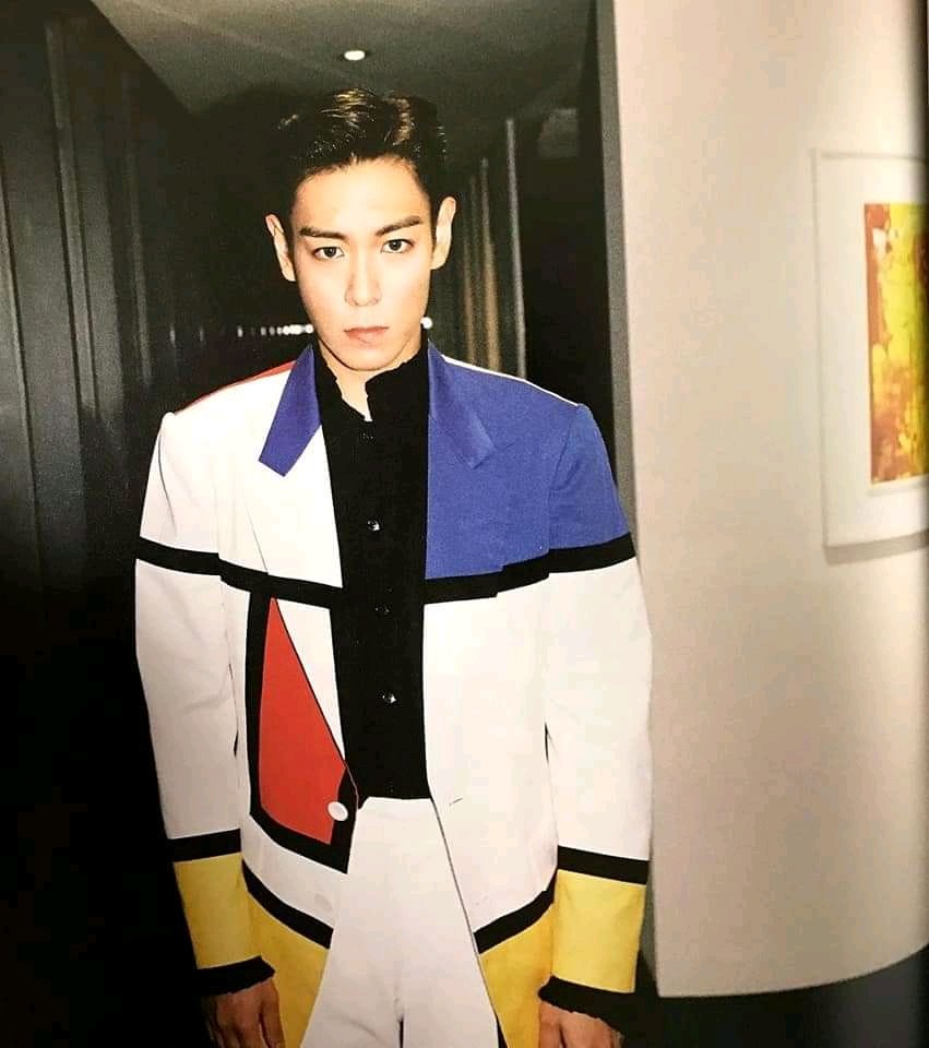 PetetJoselin's tweet photo. T.O.P gracias por llegar a mi vida y volverla más hermosa! No me cansare de amarte, amo tú hermosa voz, eres perfecto mi rey, no hay 2 como tú! El rey del rap, el patrón, el emperrador, el dios lo eres todo!!!! 🌸♥️😭🔝
#LongTimeNoSeeTOP https://t.co/KuMadCg1Rj