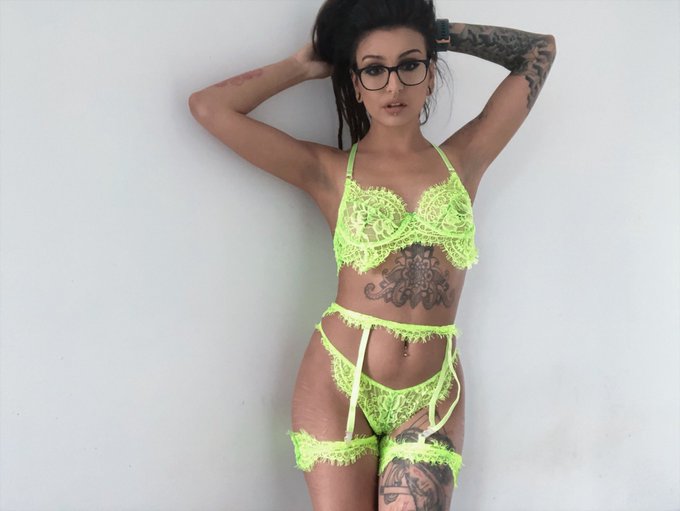 More of this on https://t.co/TzPwCehGKS 😘 https://t.co/hOAVmGg8zD<a href="/tag/altporn"class="tags"><span>#altporn</span></a><a href="/tag/barefeet"class="tags"><span>#barefeet</span></a><a href="/tag/amateurporn"class="tags"><span>#amateurporn</span></a>