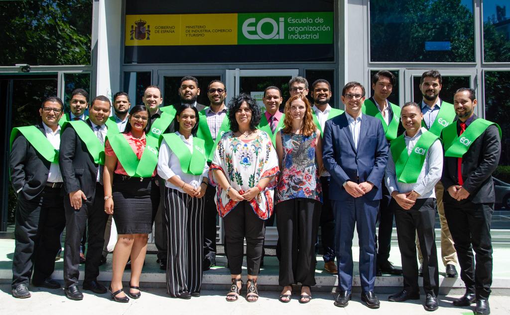 marisolalcala's tweet image. Hoy hemos clausurado la fase presencial del grupo 1 del máster de big data, el lunes recibiremos en @eoi al grupo 2 #mbigdata