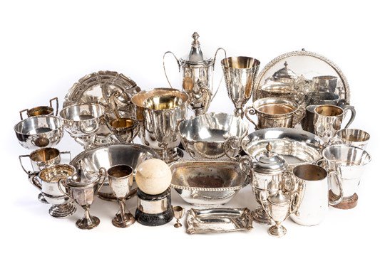 Even though polo is a sport with rich history it is not usual to find auctions on rare and valuable items related to the sport´s history. Take a look below!

the-saleroom.com/en-gb/auction-…