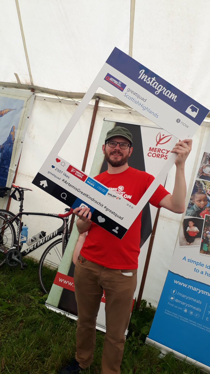 Roped the boyfriend into volunteering at the #greatquad this weekend for #mercycorps #marysmeals. Luckily he's a dab hand at handing put bags and pretending he understands Insta.