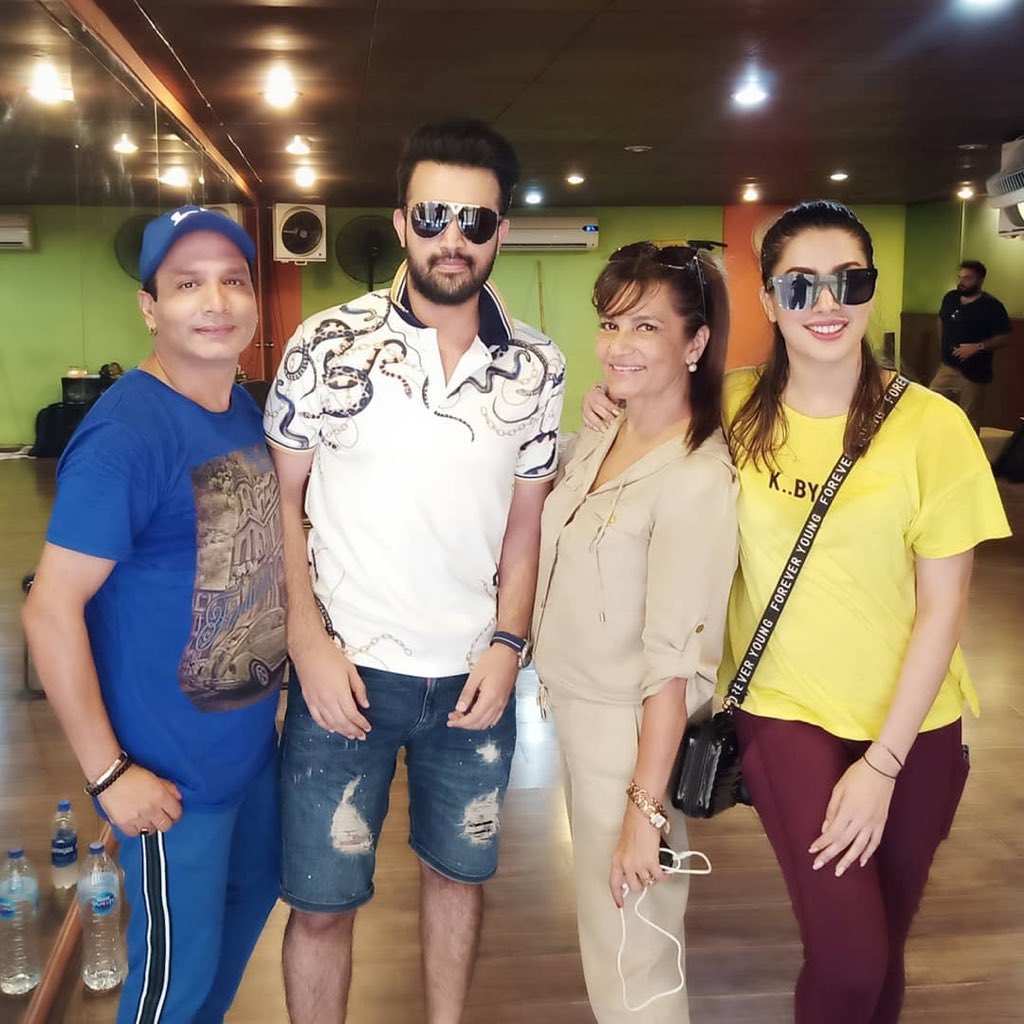 apniisp's tweet photo. Rockstar #AtifAslam in the house! #MehwishHayat #FarihaAltaf #NigahJee snapped during #LSA2019 rehearsals

#atif #mehwish #luxstyleawards https://t.co/LX0ZFonr4w