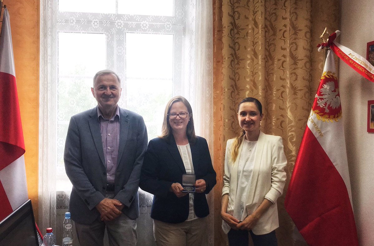 DrSkous's tweet image. Home again after an inspiring week connecting with #NATO partners @rddc_dk and @AkademiaSzWoj. Feeling energised by the great work being done at both institutions, and looking forward to collaborating further as we work to #MakePMEFunAgain!!