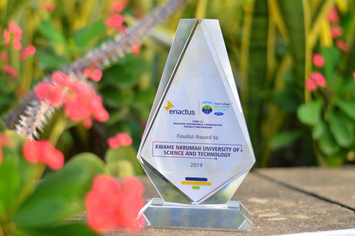 enactus_knust's tweet photo. Sitting pretty 🤩
#CHAMP3ONS
#GHNationals2019
#Road2SiliconValley
#AllezAllezAllez https://t.co/DZq1vD9Frl