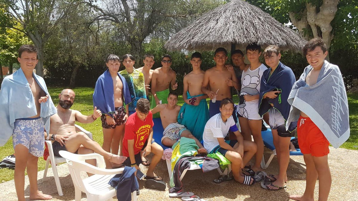 cdalpedrete's tweet photo. ☀️⚽️🏆🌊 DIARIO DE ABORDO.- DÍA 5 TORNEO COSTA BLANCA CUP #ClubDeportivoAlpedrete 🔴🔵
#Alevines Eliminados
#Infatiles Semifinales
#Cadete Eliminados
🔴🔵⚽️🥅 ¡¡#VamosAlpedrete !! 🔴🔵⚽️🥅
#Alpedrete #MiAlpedrete #fútbol7 #fútbol11 #costablancacup #cbc19 #benidorm https://t.co/ZAZDwq2qvb