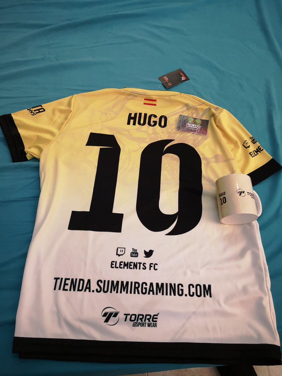 javierbc67's tweet photo. Vaya chulada, grips, taza y camiseta !! Muchas gracias @eLeMeNtS_VFO @torrewear @SummirGaming mi hijo esta flipando 💚 https://t.co/oKnZ5ROx59