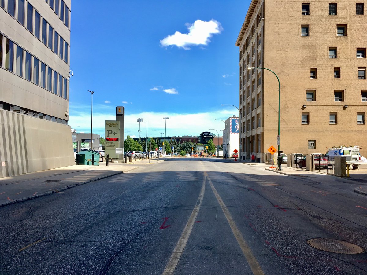 So, I’m going to go out on a limb &amp; say we can #openPortageAveEast to pedestrians once per light cycle &amp; not face a trafficpocalypse (photo taken at approx. 4PM on a weekday)