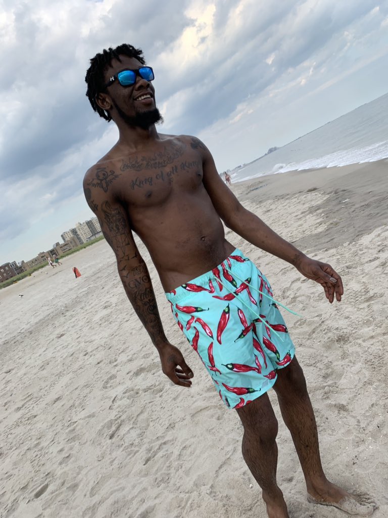 King0vation's tweet photo. #beachlife #iaintaverage #umm #tatted https://t.co/leMvLMDxOH