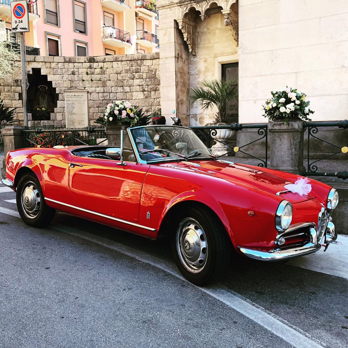 EnchantingSorr's tweet photo. For your wedding in #MassaLubrense #SorrentinePeninsula or #AmalfiCoast, choose us!
Many #weddingcars and #carriages to choose between, special vehicles like the Vw Minibus Bar, Hen &amp; Stag Party and much other
https://t.co/jA9EVwl0Pr
📧 info@enchantingsorrento.com ☎️+393334210054 https://t.co/ybkhBSkirP