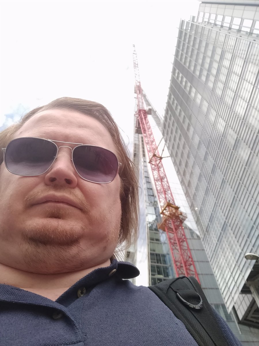 jedineeper's tweet photo. #cranepic #selfie does this count as #stealthshard https://t.co/IcPzdQe0LO