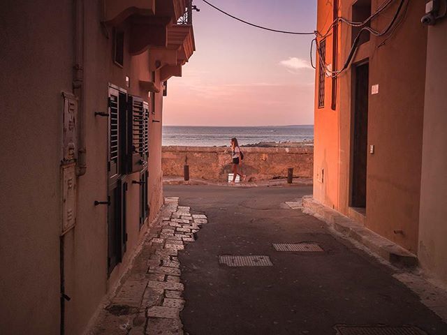 MikeHowarth's tweet image. Journey’s end; Gallipoli’s centro storico back out to the Ionian Sea. As bike trips go this one was a pretty sweet, what Puglia lacked on paper, it made up for in spades in so many different ways; the places in between, the quaint little villages, the bi… ift.tt/32a6npE