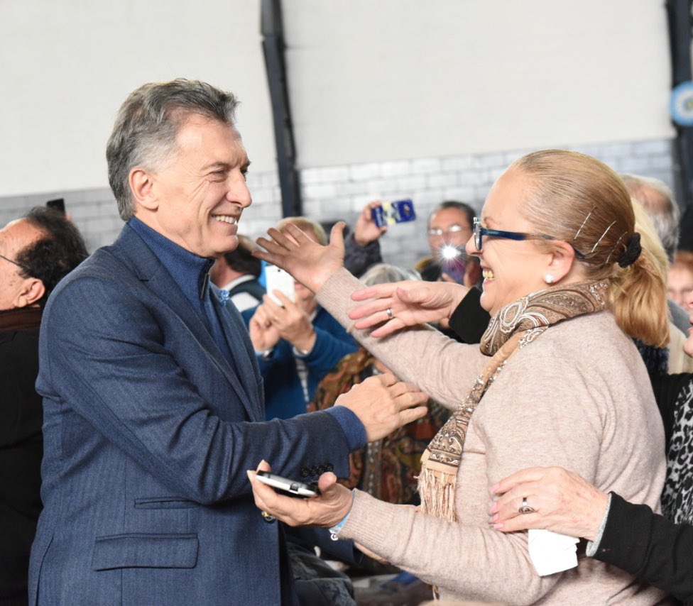 dievalen's tweet photo. Hermosa y concurrida Lentejeada por el día de la independencia, con una sorpresa: la visita del presidente de la Nación @mauriciomacri! 🇦🇷 https://t.co/GkoDN1h80e