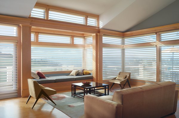 ListenUp's tweet image. Did you know that ListenUp can help you take your home from simple to smart? With @HunterDouglas Smart Shades, it's modern living &amp;amp; smart savings. bit.ly/30o0S5X #ListenUpav #Techorating #SmartHome #SmartShades #HunterDouglas #SmartHouse