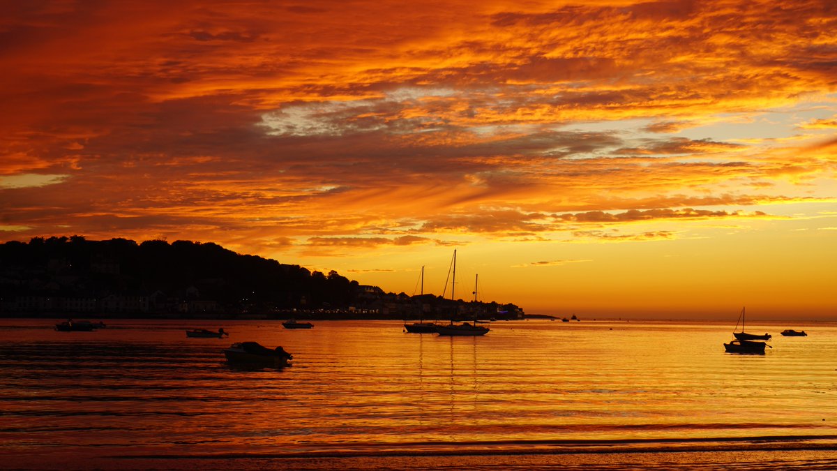 Wills0109's tweet image. Instow this evening #lovenorthdevon #greatdevondays #visitdevon
