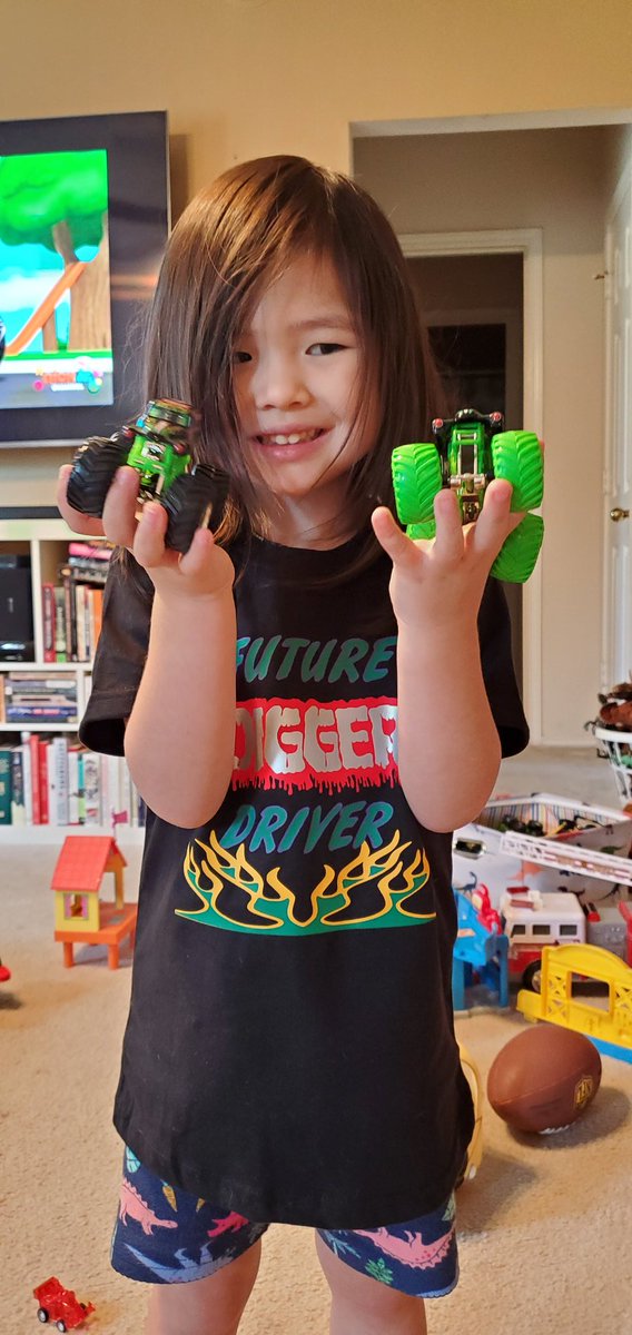 ChipKing60's tweet image. MFW not only is @MonsterJam #sanantonio tomorrow, but i&apos;m gonna meet my favorite truck #gravedigger!  #pitpass #FutureDiggerDriver