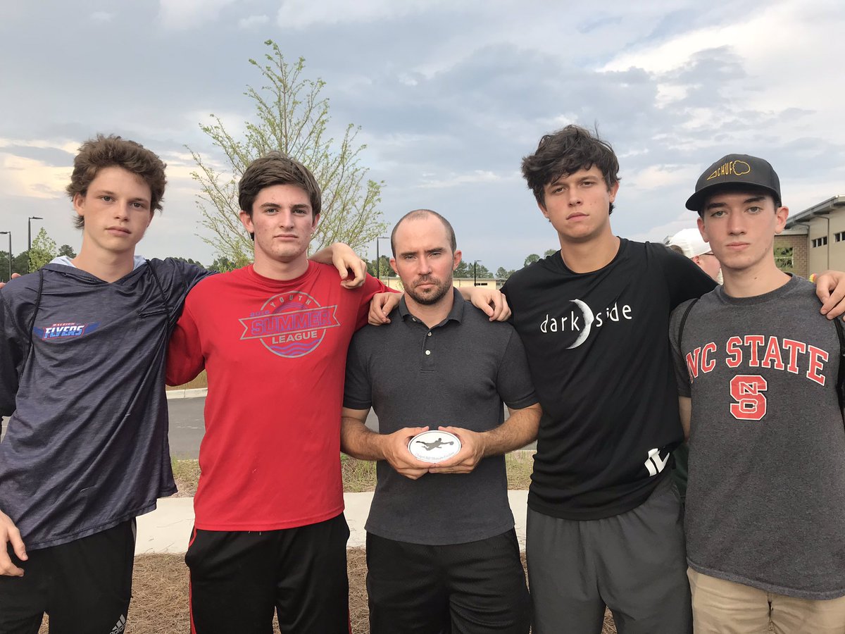 CHHS_Ultimate's tweet photo. Always happy to take a picture with a fan @DeepLookPod https://t.co/rHvDEGMGNc