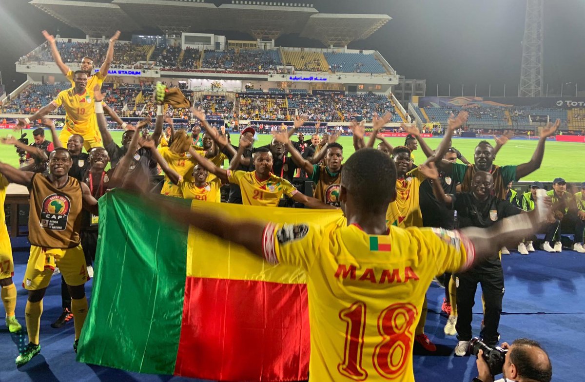 tirobutciv's tweet photo. Défavorisé par l’arbitrage,aidé par le ciel, limité sur papier, au delà de toutes ces considérations et des préjugés spirituels, le Benin a joué avec ses atouts face à un adversaire annoncé favori: Abnégation et le mental.Bravo et Merci pour cette belle histoire #MARBEN #CAN2019 https://t.co/hYv0pXSHDP