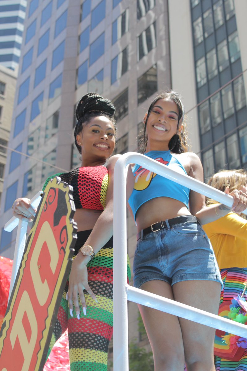 official_kaayla's tweet image. Me and sissy favorite time of the year @_TheRealCloClo We always appreciate our Aunty @LondonBreed for having us ❤️🧡💛💚💙💜 #HappyPride #projectlevel