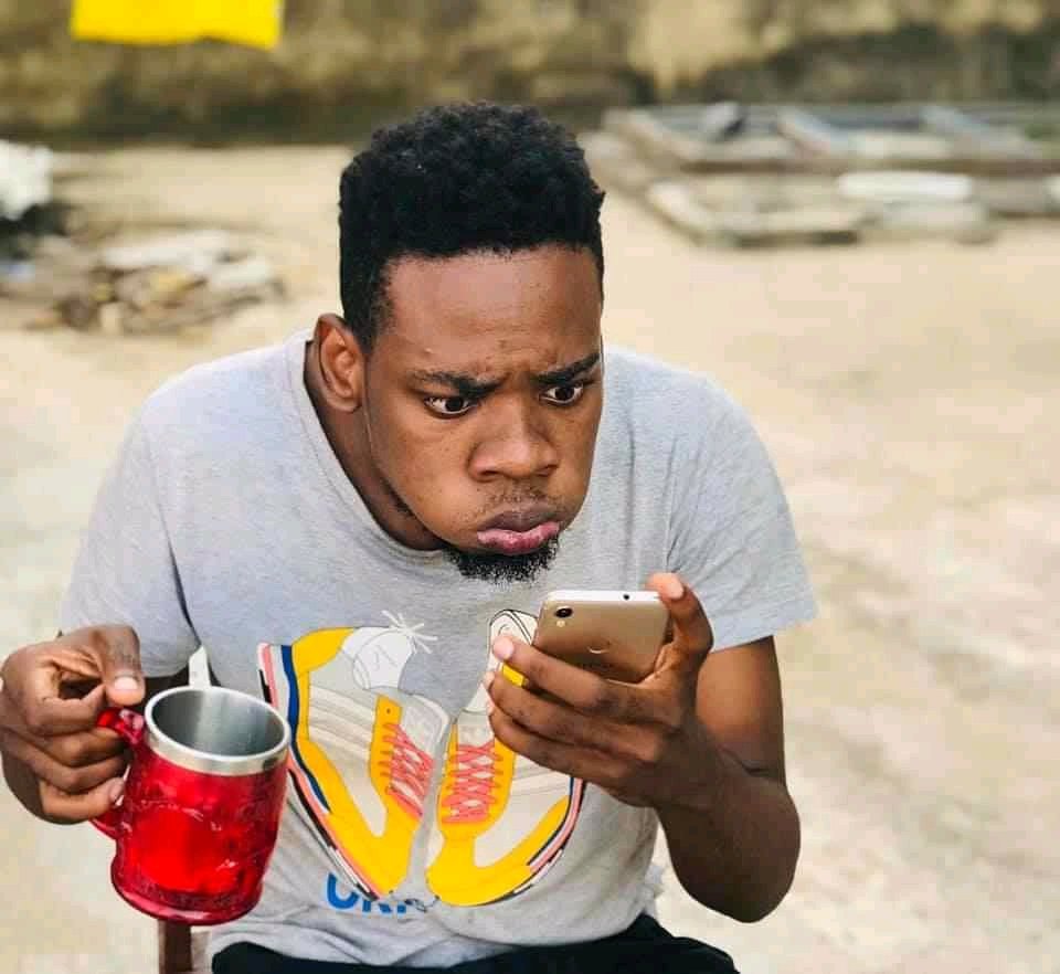 kannedySnowSA's tweet photo. when you just saw a tweet that @DJSandisoSA and @DjZanD are coming to @MolokoPretoria #jozivsdurban #MolokoPTA #FabulousFriday #MolokoPTAFriday #MolokoLovesYou @Dj_Terror_SA @Djyeankeyz @icon_gallery https://t.co/g0W5xzkUd4