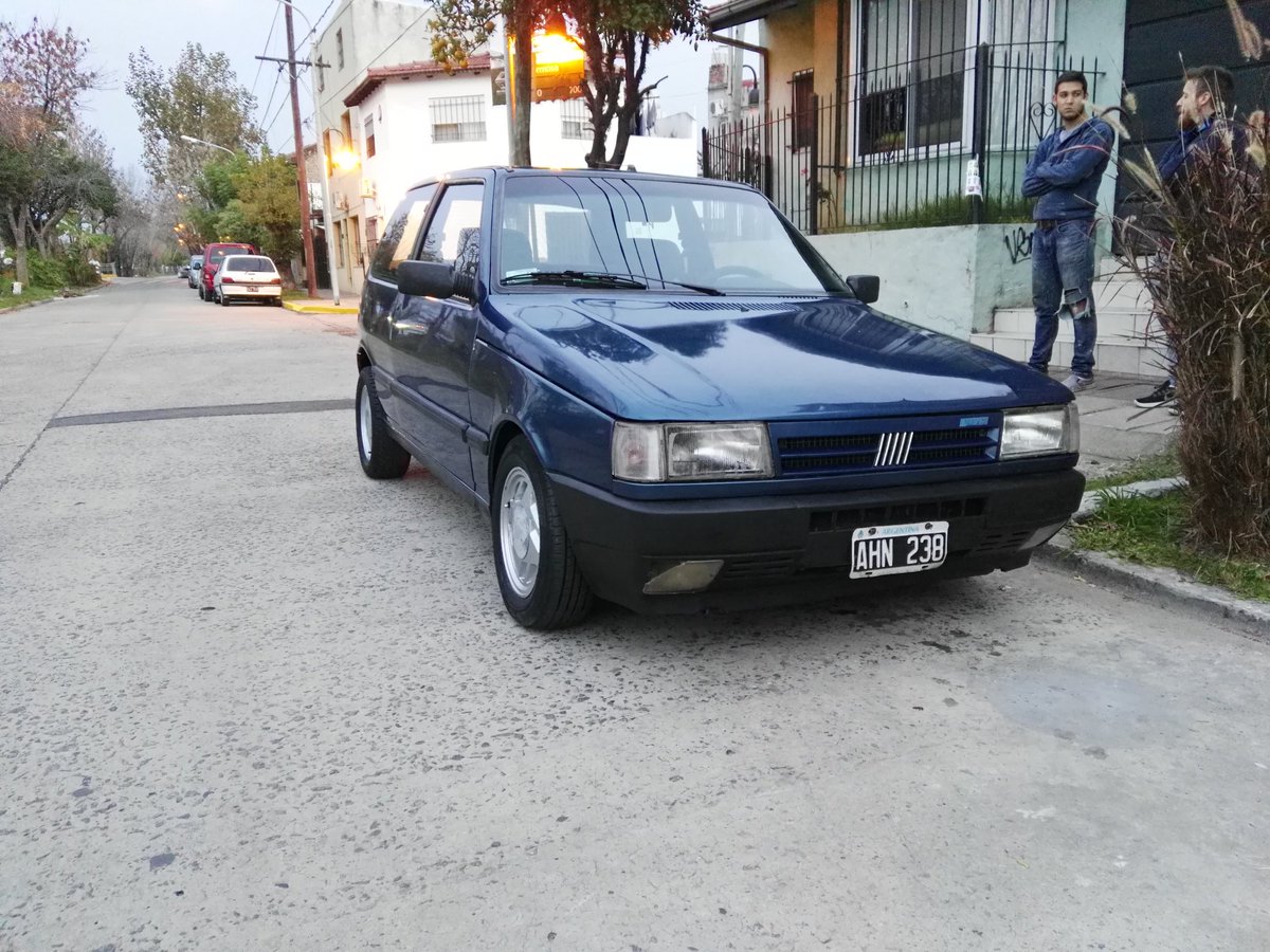 llenadoscanchas's tweet photo. VENDO,  Fiat Uno scr 
Año 1995, 200.000kms
$ 120.000.- https://t.co/TdazTtZxzW