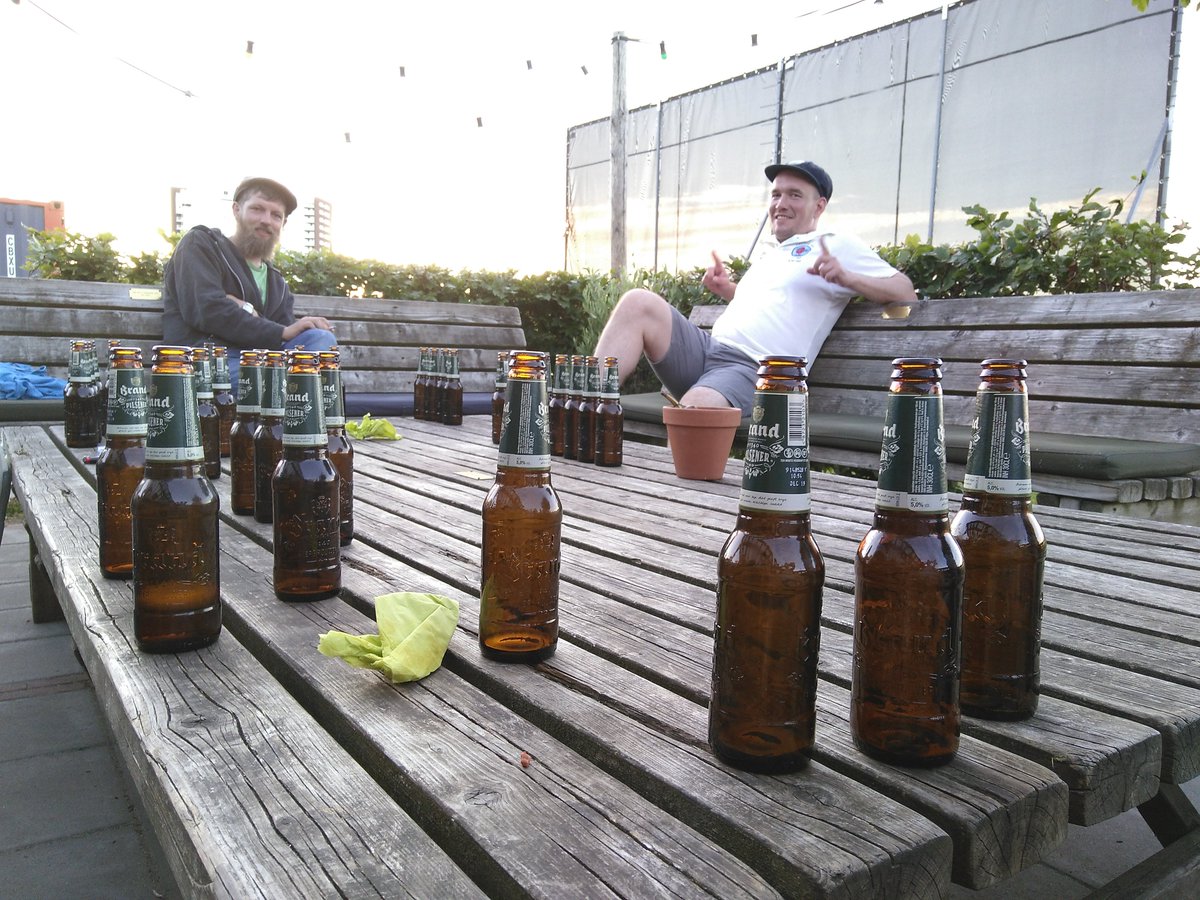 PacificCricket's tweet photo. Some well earned post-match refreshment for @iamtherealtim #pccontour https://t.co/nKZMuan9qT