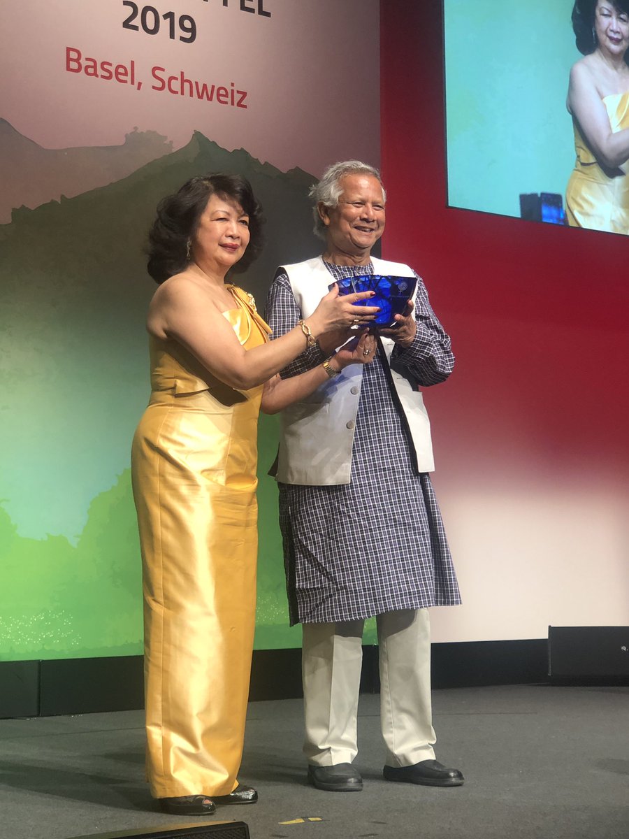 anamb2011's tweet photo. #GSW2019 award to an amazing guy who changed the lives of millions of people https://t.co/Ao8Qspjz3B