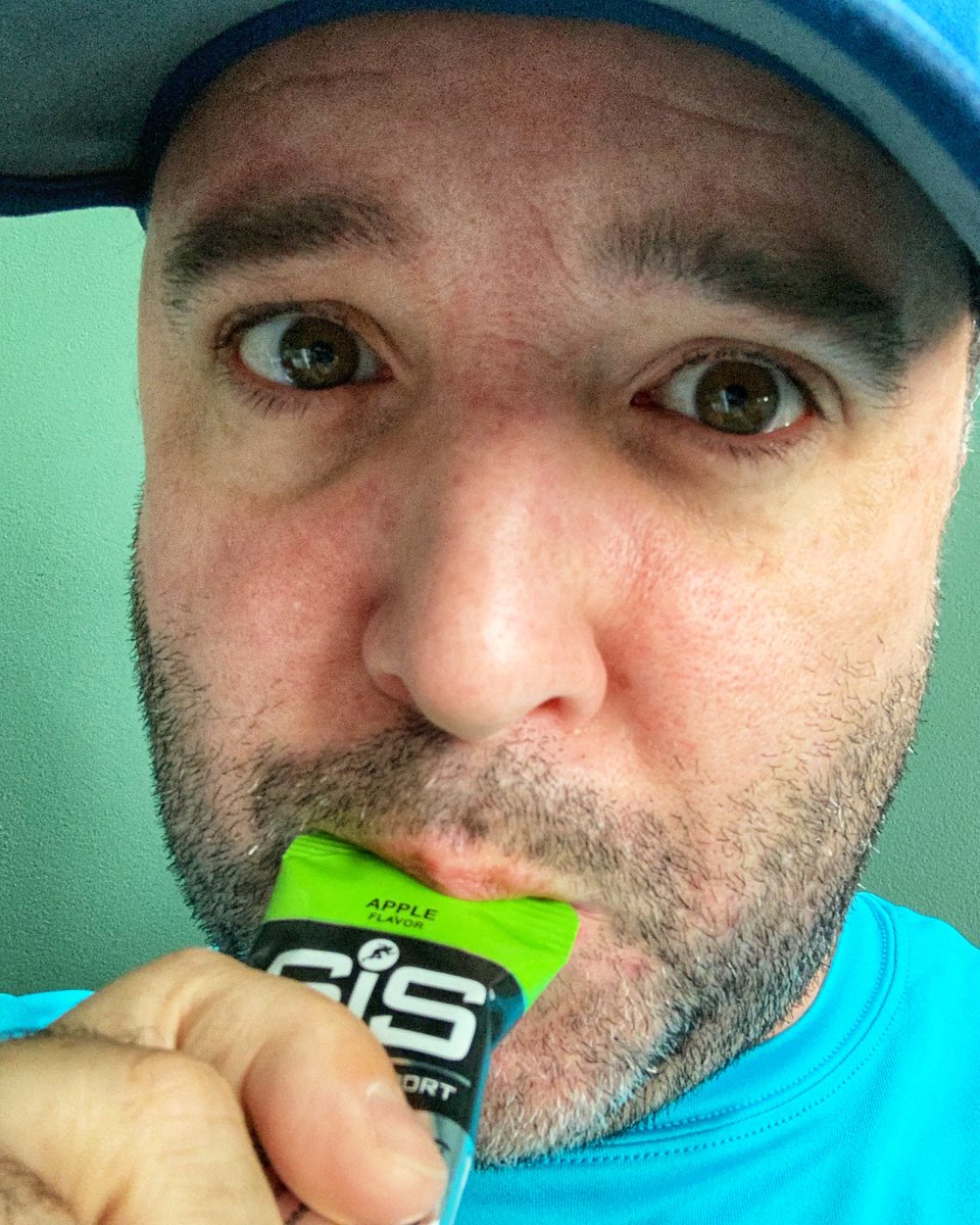 AlastairVance's tweet photo. Today’s 4 miler was hot. I took it fairly easy and finished up with some hill repeats. I’ll be doing a @ScienceinSport #giveaway soon, watch this space for more info. #bibchat #sisbr #bibravepro #runalways #runaddict #runcanvas https://t.co/MepWHD5Jha