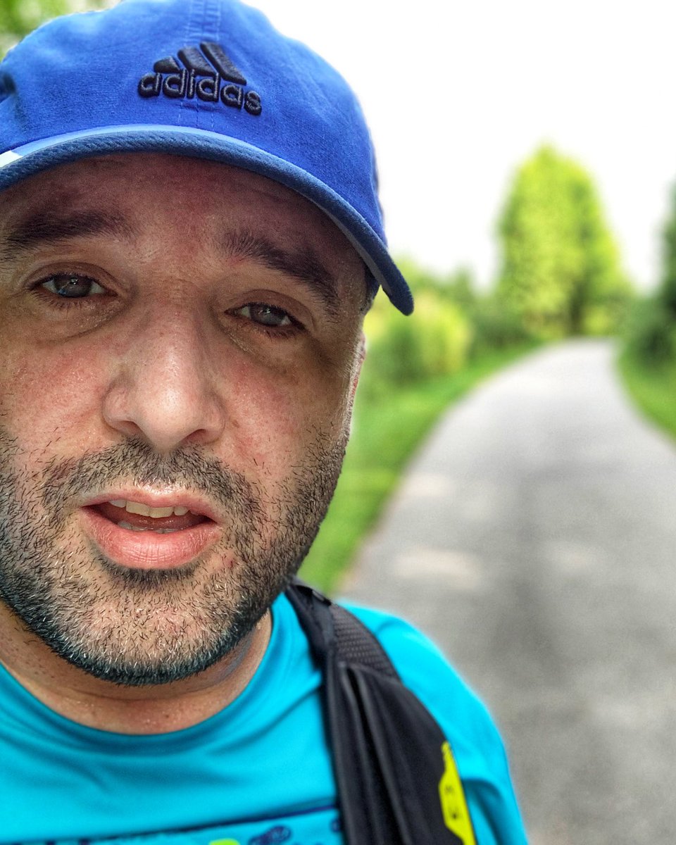 AlastairVance's tweet photo. Today’s 4 miler was hot. I took it fairly easy and finished up with some hill repeats. I’ll be doing a @ScienceinSport #giveaway soon, watch this space for more info. #bibchat #sisbr #bibravepro #runalways #runaddict #runcanvas https://t.co/MepWHD5Jha