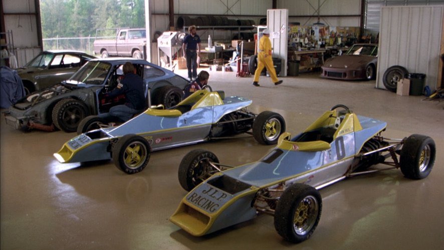 mcd5150's tweet photo. Welcome to day 187 of 365 for #YearOfChaos. DUN DUN DUNNNN!
#FrontEndFriday #VanDiemen #RF80 These are Van Diemen chassis equipped with a #Ford 1600 "Kent" engine like all cars in the #FormulaFord category
#DomDeluise
#CannonballRun #Cannonball #CaptainChaos #NoExcuses2019 https://t.co/g36bkNWnhi