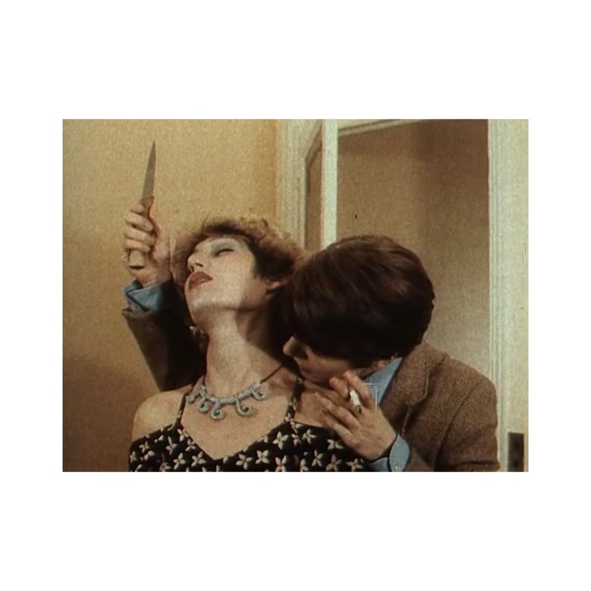 HydeParkPH's tweet photo. #ScreeningWeekend with @Pavilion_Leeds continues tomorrow with Theme From The Gentle Touch, exploring tensions between physical & virtual bodies.
It includes Raul Ruiz’s Colloque de Chiens on 35mm – a lurid tale of murder told through a series of stills.
https://t.co/SIV6psCRxz https://t.co/oTf9LQ1PNi