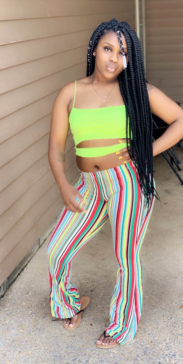 _XVYRB's tweet photo. fresh out the break up and no we can’t make up 💋 https://t.co/zvsJTzcsF6