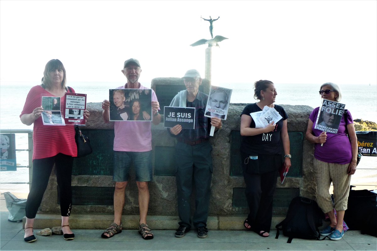 FrancaisUnity4's tweet photo. - 3 juillet 2019 - Anniversaire  de Julian #Assange ! 

Pour la France, St-Nazaire (44) &amp; Paris étaient de la partie !

 Photos part1 : Saint-Nazaire , Mémorial Américain -

#Candles4Assange Part.1
#Unity4JFrance https://t.co/L1FX9FGyYg