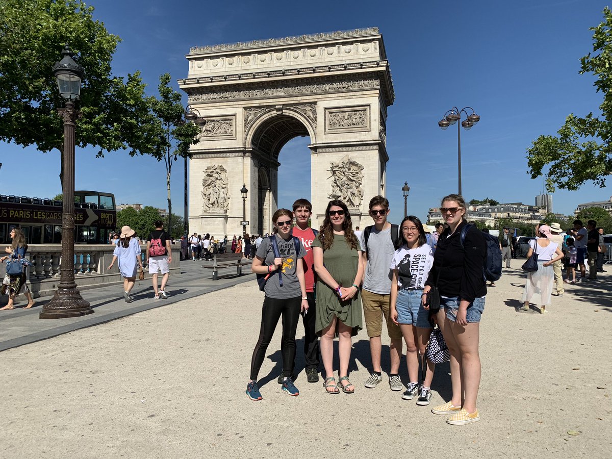 LauraLatall's tweet photo. Day one in #Paris was long and successful! Sightseeing, shopping, eating, and LOTS of walking ๐ด @KevinGLowery #LHSU https://t.co/1AOam7yG9T