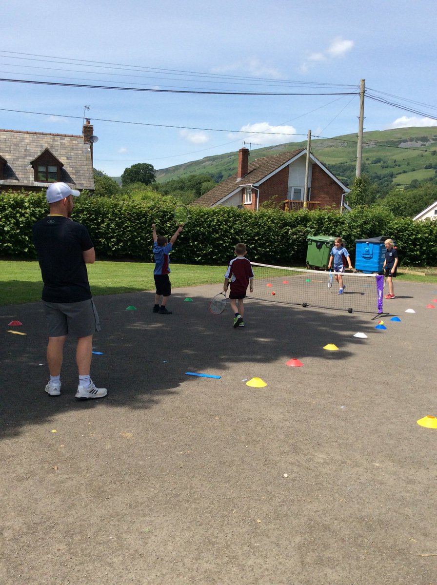 Diolch i Ffrindiau’r ysgol am wersi tenis #unigolion#iach#hyderus

Thank you to Friends of the school for tennis lessons with Blake #healthy#confident#individuals